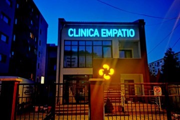 Reclama LED Clinica Empatio